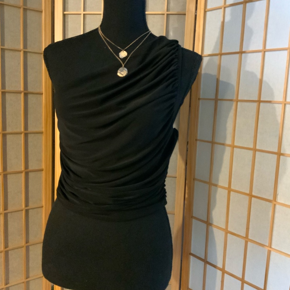 Elegant Black Women's 1 shoulder crop top.